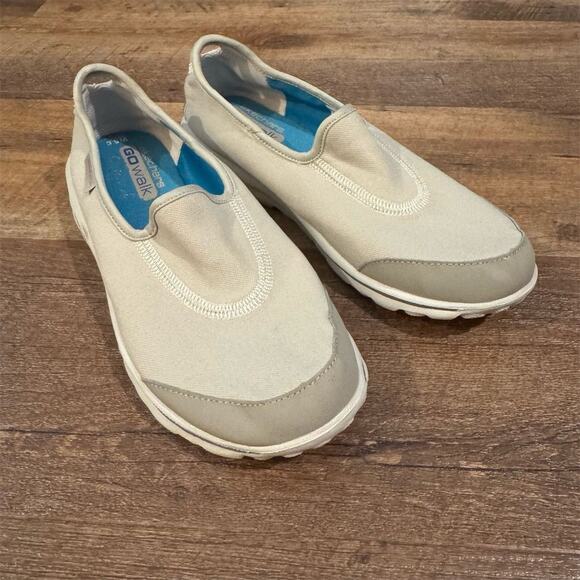 Skechers Women's Go Walk Slip-On Walking Shoes Beige Size 6.5 13510 READ - Picture 1 of 10